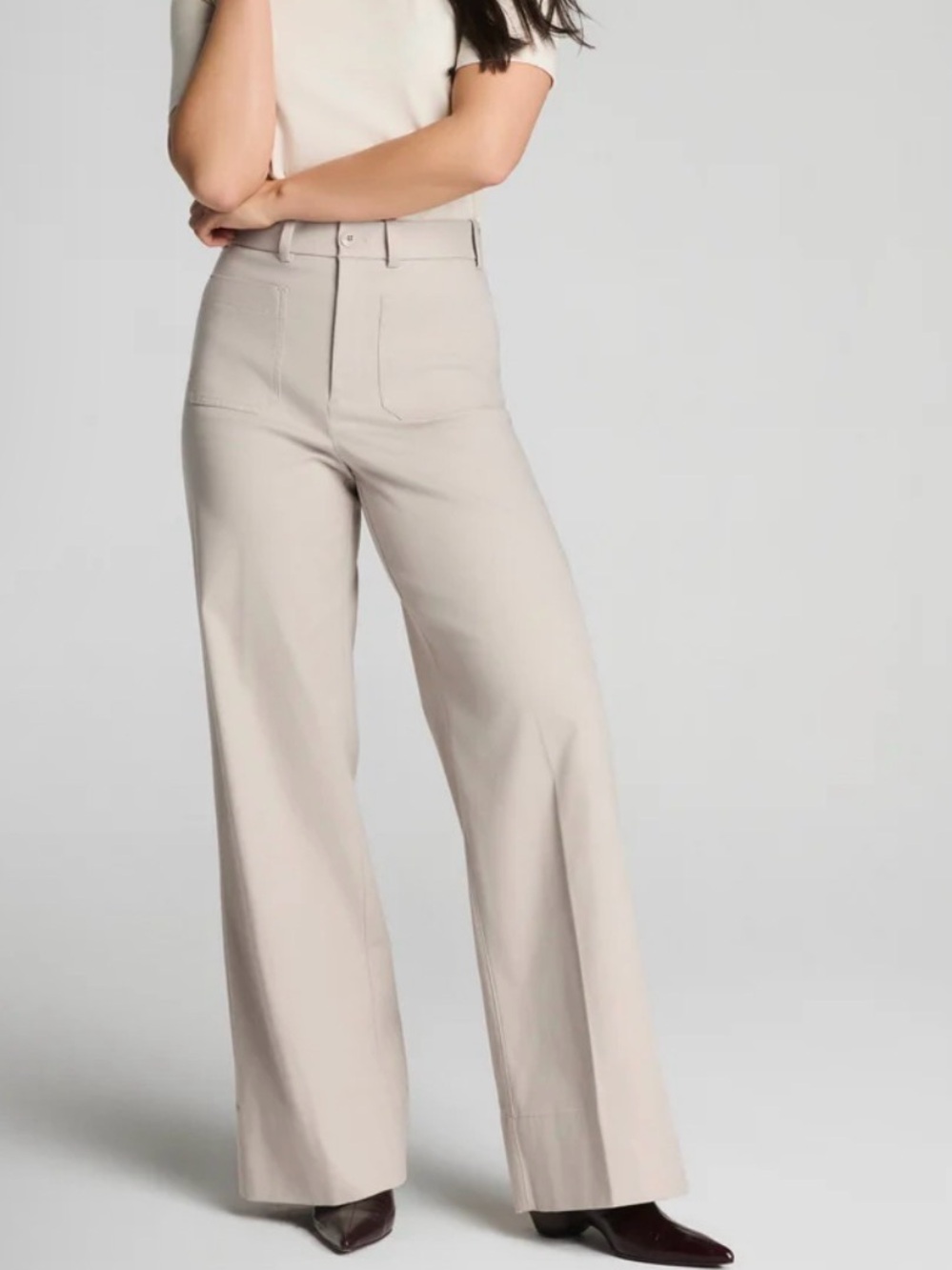 NEW SPANXsupersmooth® Stretch Twill
Wide Leg Pant with Patch Pockets Medium